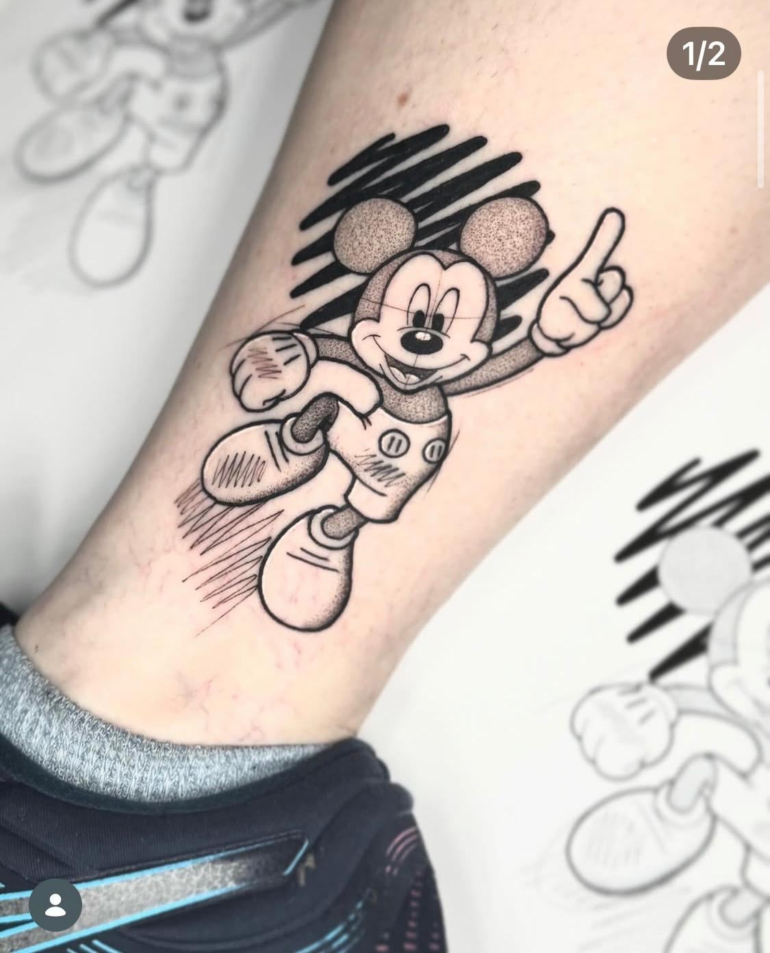 Tatuaje sketch de Mickey Mouse